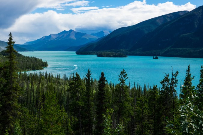 02_Virginia_Staat_Muncho Lake